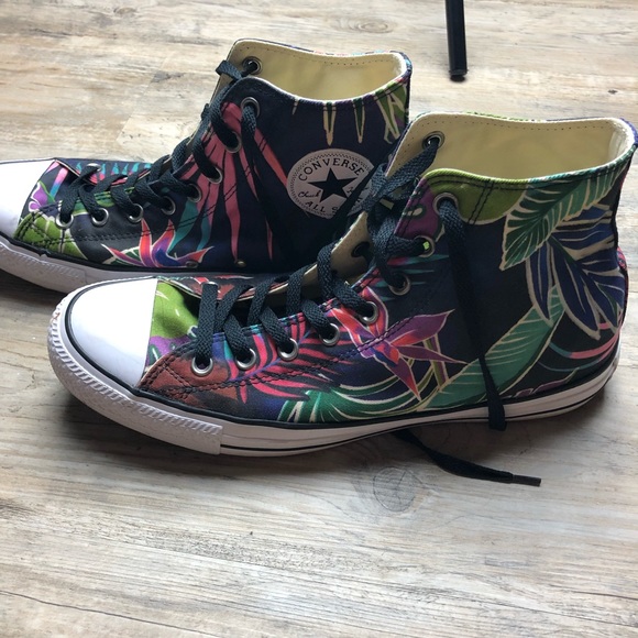 Converse Other - Converse high top floral print tennis shoes